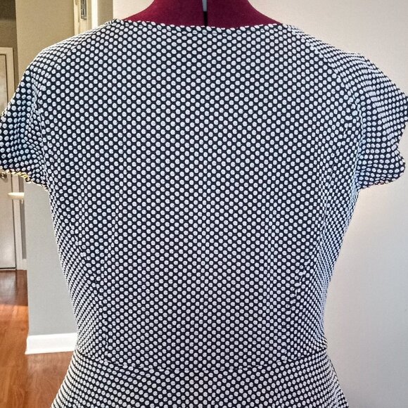 Worthington B/W Polka Dot Cap Sleeve Peplum Top - Picture 4 of 7